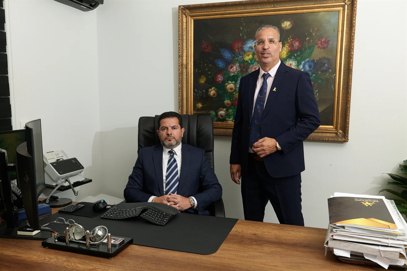 תחנת משטרה בשעות הלילה, ליווי משפטי בהגשת תלונה בגין אלימות במשפחה